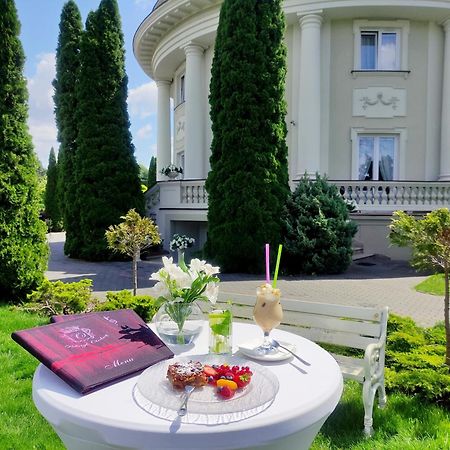 Palacyk Otrebusy Business & Spa Экстерьер фото