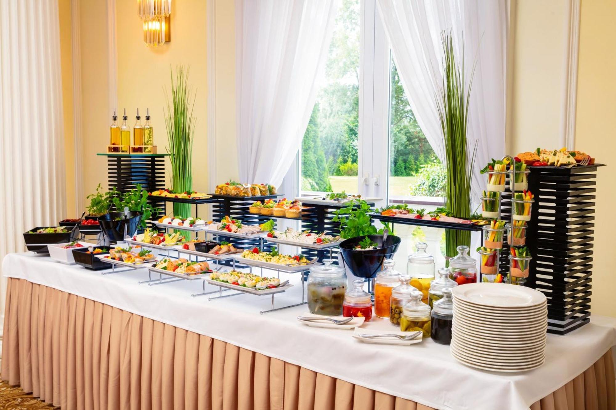 Palacyk Otrebusy Business & Spa Экстерьер фото