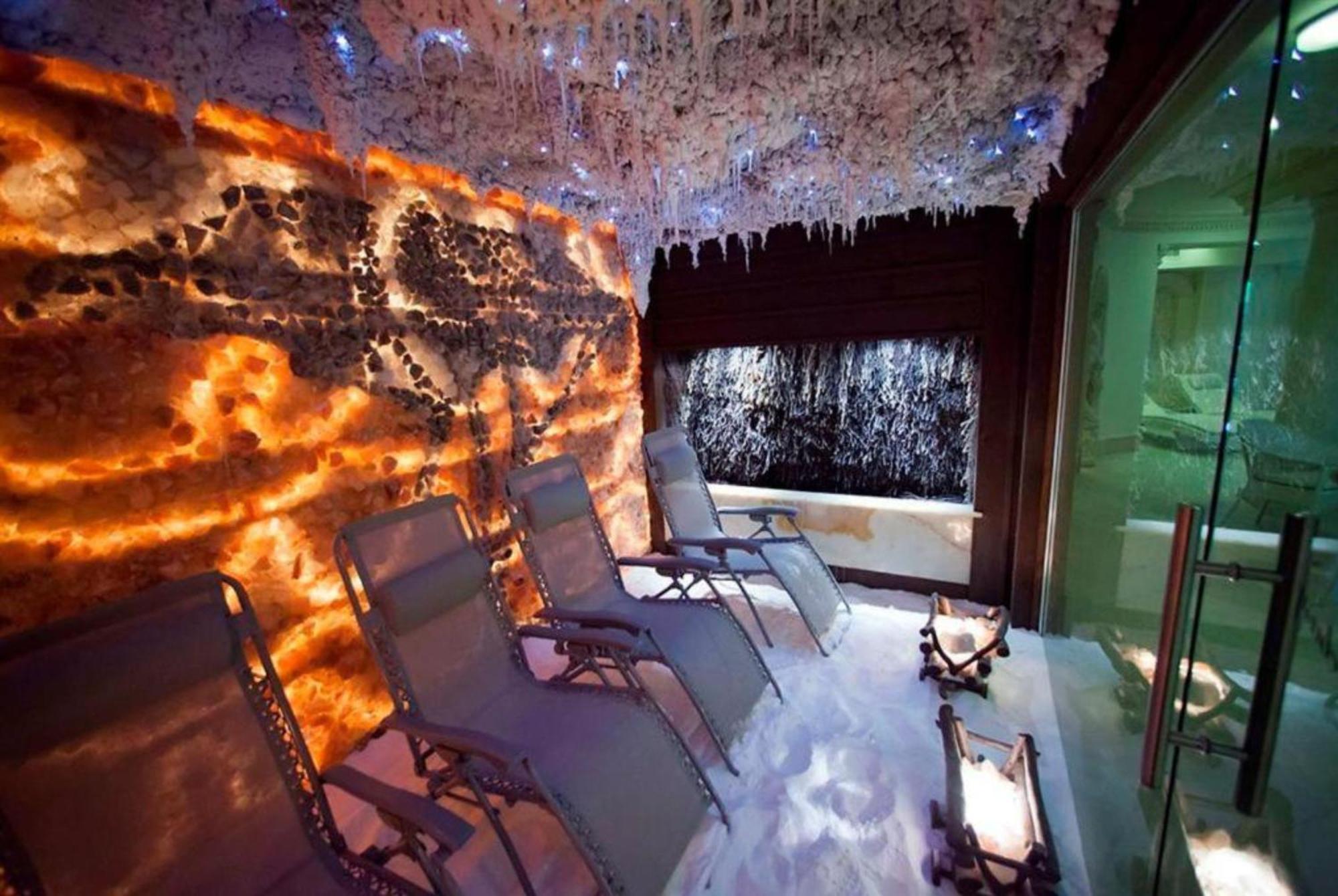 Palacyk Otrebusy Business & Spa Экстерьер фото