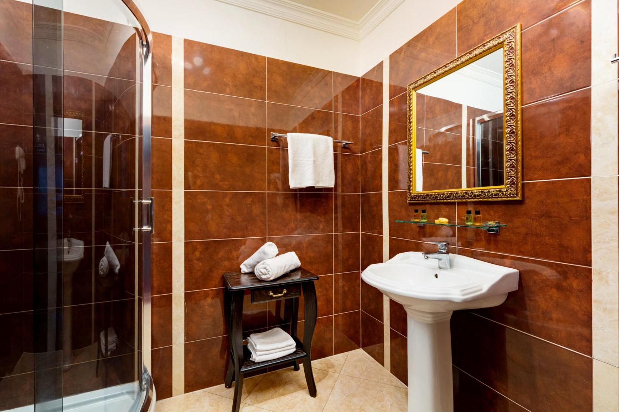 Palacyk Otrebusy Business & Spa Экстерьер фото