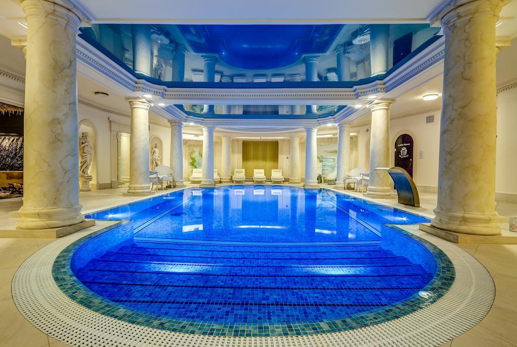 Palacyk Otrebusy Business & Spa Экстерьер фото